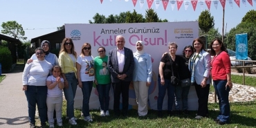 baskan-sadi-ozdemir-anneler-gununu-bizim-ev-katilimcilariyla-kutladi.jpg