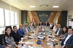baskan-sadi-ozdemir-sanayicilerle-bulustu.jpg