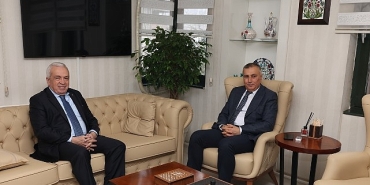 baskan-sadi-ozdemirden-il-milli-egitim-muduru-gurhan-cokgezere-ziyaret.jpg