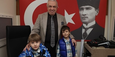 baskan-sadi-ozdemire-kizilciklida-cocuklardan-kaykay-park-talebi-geldi.jpg