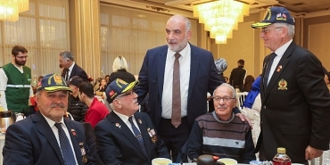 baskan-sandikci-sehit-aileleri-ve-gazilerle-iftarda-bulustu.jpg