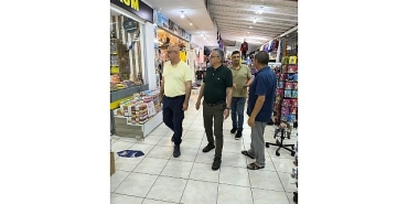 baskan-topaloglu-beldibi-esnafini-ziyaret-etti.jpg