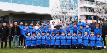 baskan-topaloglundan-futbolculara-kahvalti.jpg