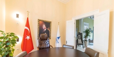 baskan-tugay-ay-yildizli-konak-secimini-anlatti.jpg