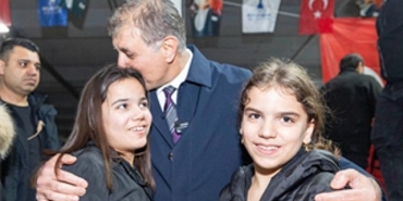 baskan-tugay-binlerce-bucaliyla-ramazan-sofrasinda-bulustu.jpg