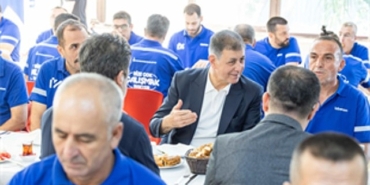 baskan-tugay-gune-izbeton-emekcileriyle-basladi.jpg