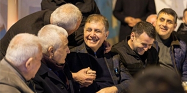 baskan-tugay-kemalpasalilarla-sahur-sofrasinda-bulustu.jpg