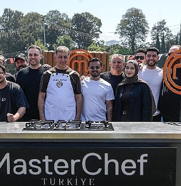 baskan-tugay-seflerle-lezzet-turuna-cikti.jpg