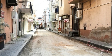 bayraklida-yol-yenileme-seferberligi.jpg