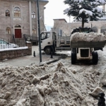 belediye-caddesi-ve-ana-arterlerde-kar-temizligi-yapiliyor.jpg