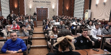 belediye-personeline-narko-rehber-egitimi-verildi.jpg