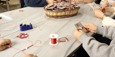 beyaz-kalplerden-8-marta-ozel-anlamli-hediye.jpg