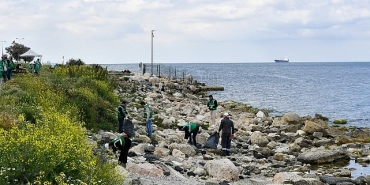beylikduzunde-cevre-seferberligi-gurpinar-sahilinde-100-kilo-atik-toplandi.jpg