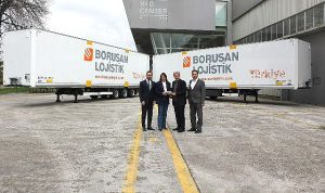 borusan-lojistik-20-tirsan-askili-tekstil-tasiyici-treyler-ile-filosunu-dahada-guclendiriyor-uCTMqJiA.jpg