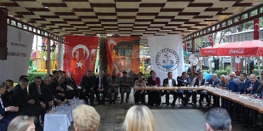 burhaniyede-bayramlasma-toreni-yapildi.jpg