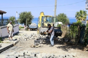 burhaniyede-yol-calismalari-tum-hiziyla-devam-ediyor.jpg