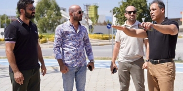 burhaniyede-yol-yapim-ve-onarim-calismalari-titizlikle-yurutuluyor.jpg