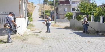 burhaniyenin-her-noktasinda-araliksiz-temizlik-mesaisi.jpg
