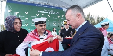 buyukakin-temsili-ugurlamada-ozel-bireylerle-konvoy-yapti-halay-cekti.jpg