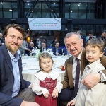 buyukakin-tugva-iftarinda-genclerle-bir-araya-geldi.jpg