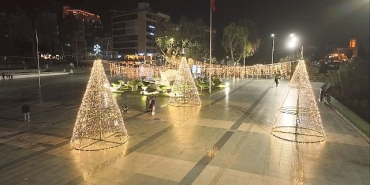 buyuksehir-belediyesi-antalyayi-susluyor.jpg