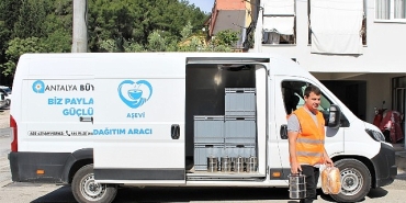 buyuksehir-belediyesi-manavgat-asevi-ihtiyac-sahiplerinin-yaninda-olmaya-devam-ediyor.jpg