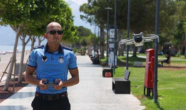 buyuksehir-zabitasi-konyaalti-sahilinde-dron-destegiyle-denetimlerini-surduruyor.jpg