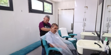 buyuksehirin-mobil-kuafor-tiri-yaylalarda-hizmet-veriyor.jpg