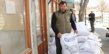 buyuksehirin-ureticilere-yem-destegi-suruyor.jpg