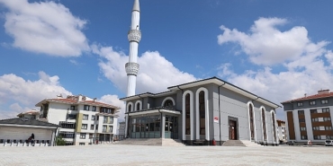 camilerde-kapsamli-cevre-duzenleme-calismasi.jpg