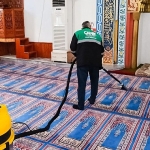 canikte-camiler-dip-kose-temizleniyor.jpg