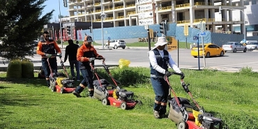cankaya-parklarinda-cim-bicme-calismasi.jpg