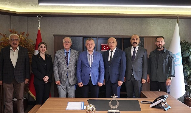 Cem Vakfı, teşekkür için Başkan Büyükakın’a geldi