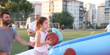 cigli-belediyesinin-sisme-oyun-parki-mahalle-mahalle-cocuklarla-bulusuyor.jpg