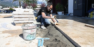 cumhuriyet-meydaninda-calismalar-devam-ediyor.jpg