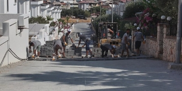didim-belediyesi-akbukte-parka-tasi-doseme-calismalarini-surduruyor.jpg