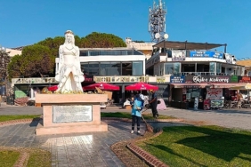 didim-belediyesi-yesil-alanlarda-bakim-ve-duzenleme-calismalarini-surduruyor.jpg