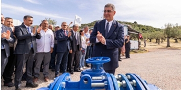dikilide-toprak-suyla-bulustu-uretici-bayram-sevinci-yasadi.jpg