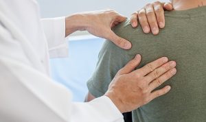 dikkat-omuz-agrisi-parkinson-belirtilerinden-biri-olabilir-OURd8BLp.jpg