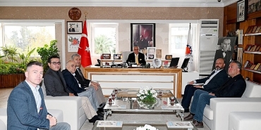 disk-antalya-subesinden-baskan-topalogluna-ogretmenler-gunu-kutlamasi.jpg