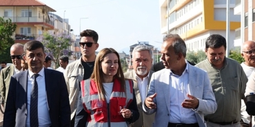 dosemealti-yenikoyde-altyapisi-tamamlanan-yollar-asfaltlaniyor.jpg