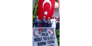 dualar-kahramanlar-icin-yukseldi.jpg