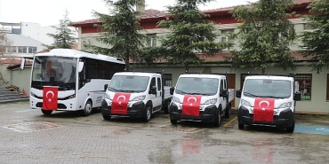 edremit-belediyesi-8-yeni-araci-hizmete-sundu.jpg