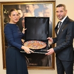 efes-selcuk-belediyesine-hayvan-ambulansi-bagisi.jpg