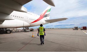 emirates-londra-heathrow-havalimaninda-saf-ile-hizmet-vermeye-basliyor-Aku9Svml.jpg