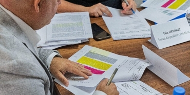 es-dost-yok-seffaflik-ve-liyakat-var.jpg