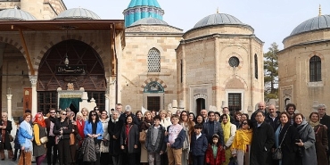 farkli-ulkelerin-buyukelcileri-ve-buyukelci-esleri-konyaya-hayran-kaldi.jpg