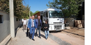 gaziemirde-asfalt-seferberligi-iki-ayda-4-bin-472-metrekare-alan-asfaltlandi.jpg