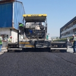 gaziemirde-asfaltlama-atagi-4-bin-470-ton-asfaltla-yollar-yenileniyor.jpg