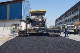 gaziemirde-asfaltlama-atagi-4-bin-470-ton-asfaltla-yollar-yenileniyor.jpg
